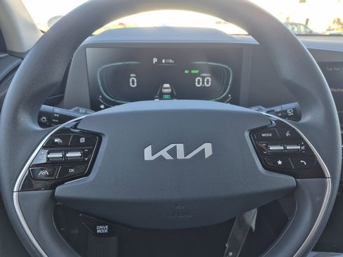 New 2026 Kia Niro LX image 17