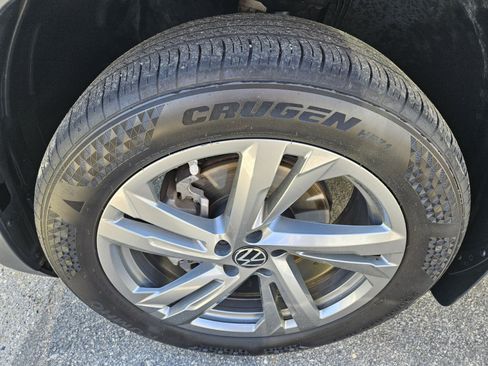 Used 2024 Volkswagen Atlas Cross Sport SEL R-Line image 10