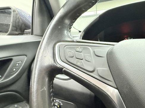 Used 2018 Chevrolet Equinox LT image 16