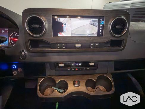 Used 2023 Mercedes-Benz Sprinter 2500 image 25