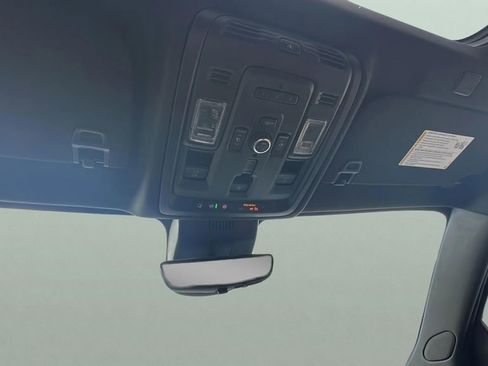 Used 2023 GMC Yukon Denali Ultimate image 23