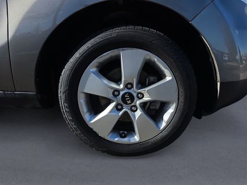 Used 2017 Kia Soul image 14