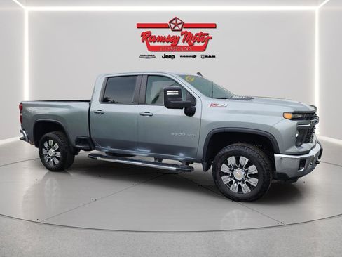 Used 2024 Chevrolet Silverado 3500 LT w/ All Star Edition AWD/4WD image 7