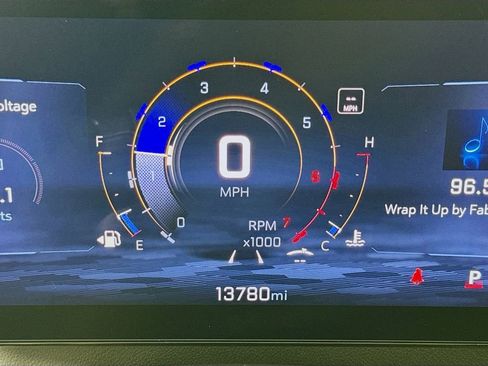 Used 2024 Chevrolet Traverse LS image 16