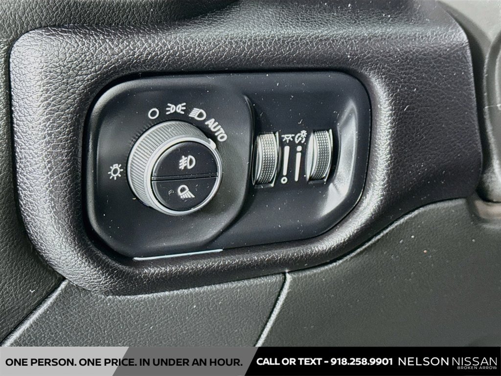 Used 2024 RAM 3500 Laramie w/ Towing Technology Group AWD/4WD image 10