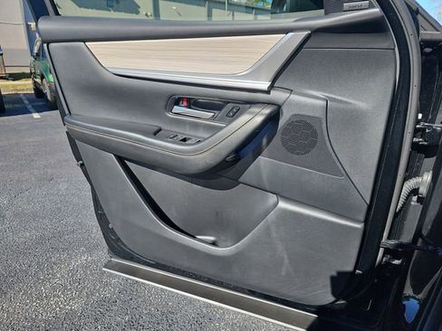 Used 2024 MAZDA CX-90 3.3 Turbo w/ Premium Package image 33