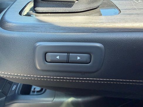 Used 2023 Nissan Ariya FWD image 31