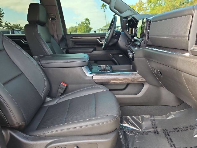 Certified 2025 Chevrolet Silverado 2500 LTZ w/ LTZ Convenience Package AWD/4WD image 28