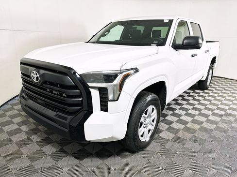Used 2025 Toyota Tundra SR w/ SR Tow Package AWD/4WD image 7
