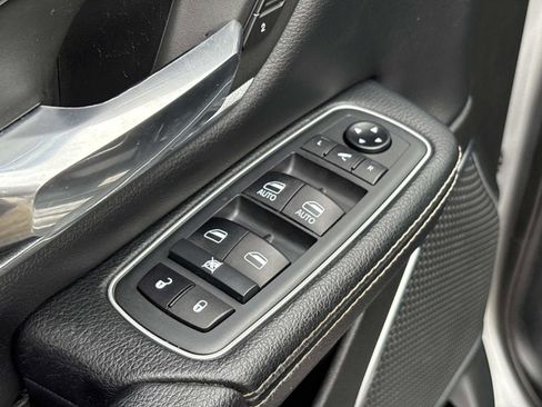 Used 2021 RAM 1500 Laramie AWD/4WD image 15