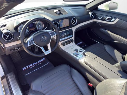 Used 2013 Mercedes-Benz SL 550 w/ Premium Pkg image 13