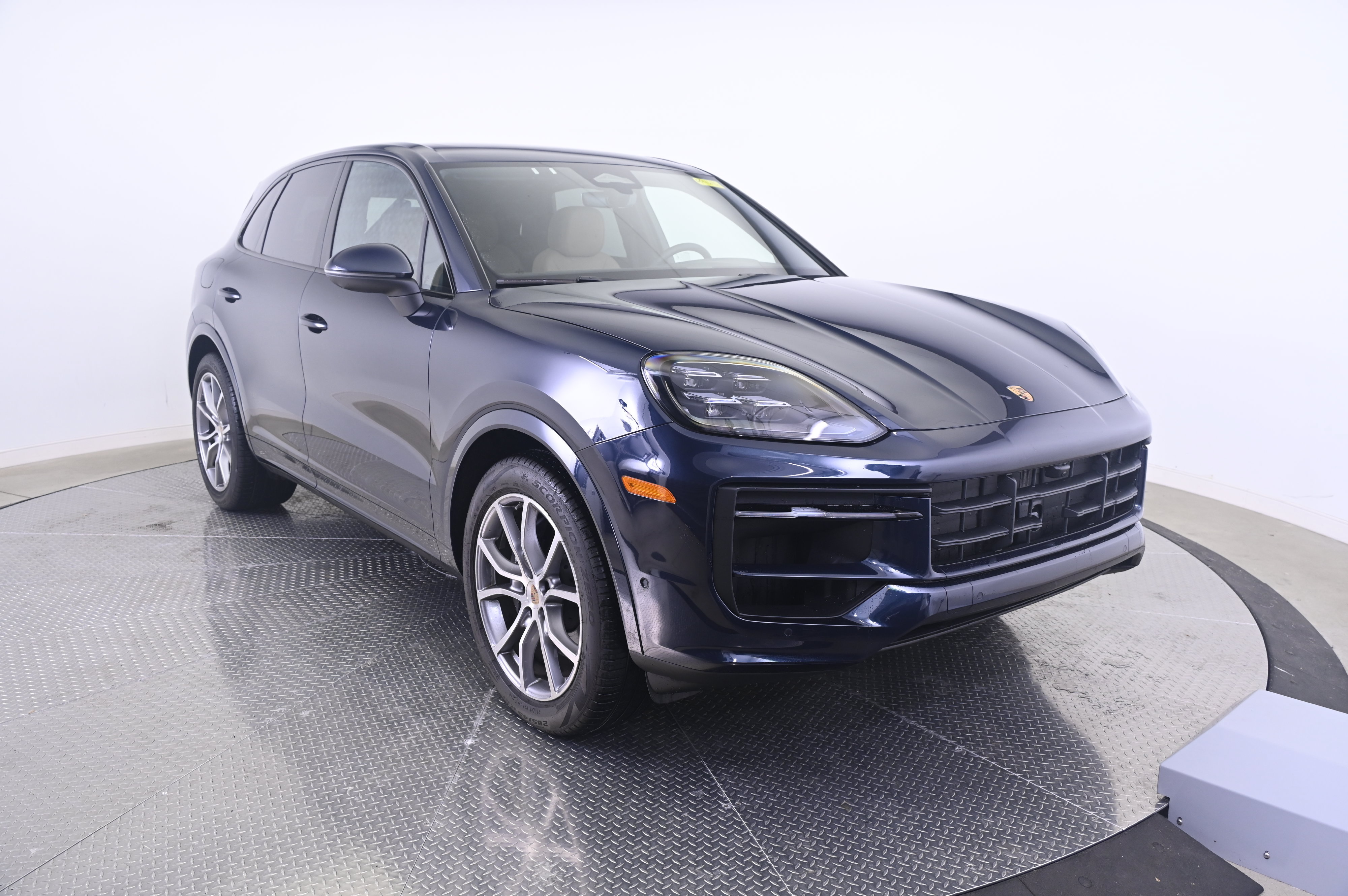 Certified 2026 Porsche Cayenne AWD/4WD image 9