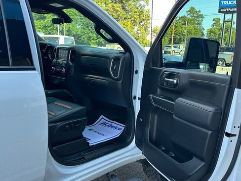 Used 2023 GMC Sierra 2500 AT4 w/ AT4 Preferred Package AWD/4WD image 29