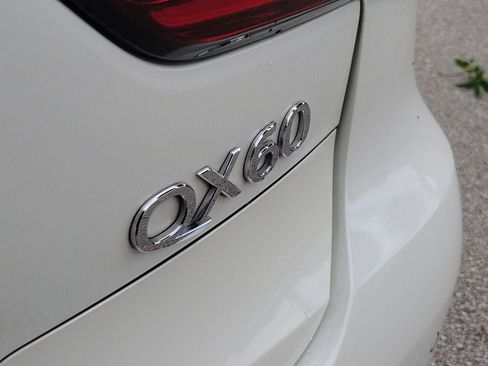 Used 2019 INFINITI QX60 Luxe w/ Essential Package image 6