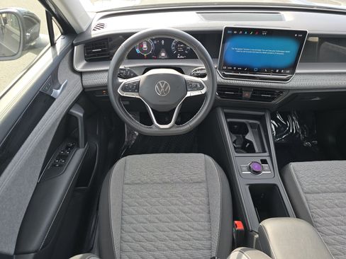 New 2025 Volkswagen Tiguan S AWD/4WD image 19