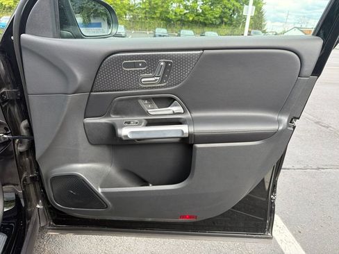 Used 2026 Mercedes-Benz GLB 250 4MATIC image 26