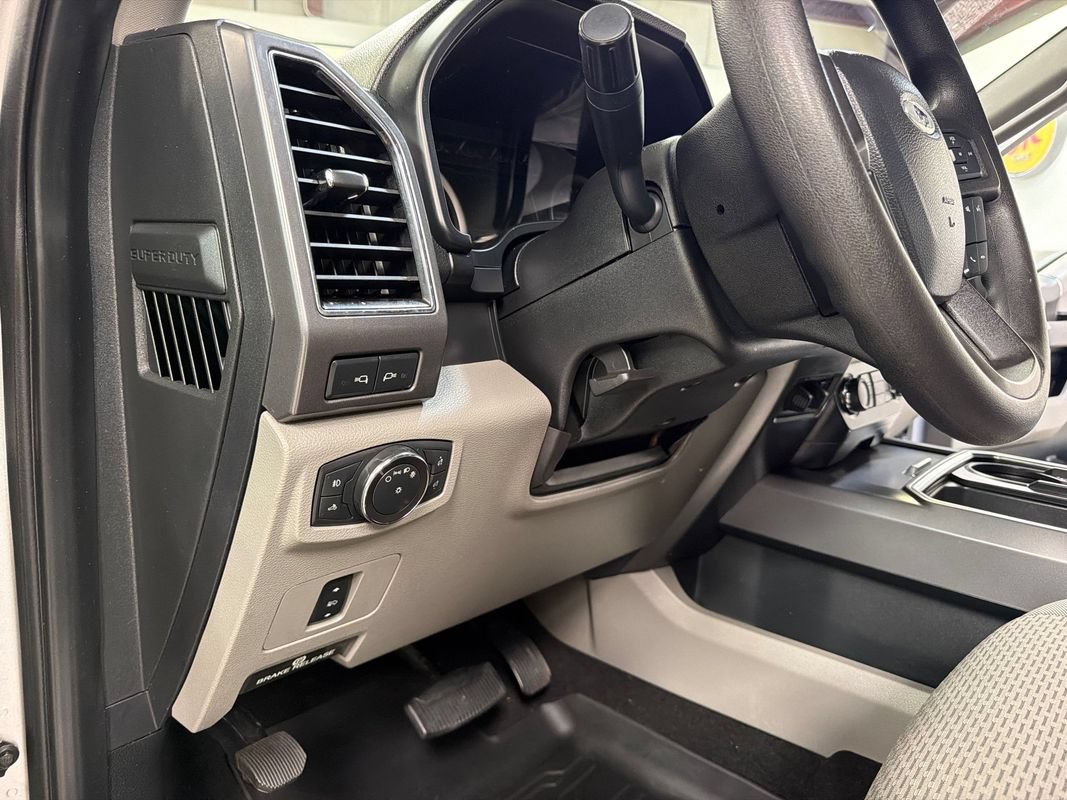 Used 2019 Ford F250 XLT w/ XLT Premium Package AWD/4WD image 29