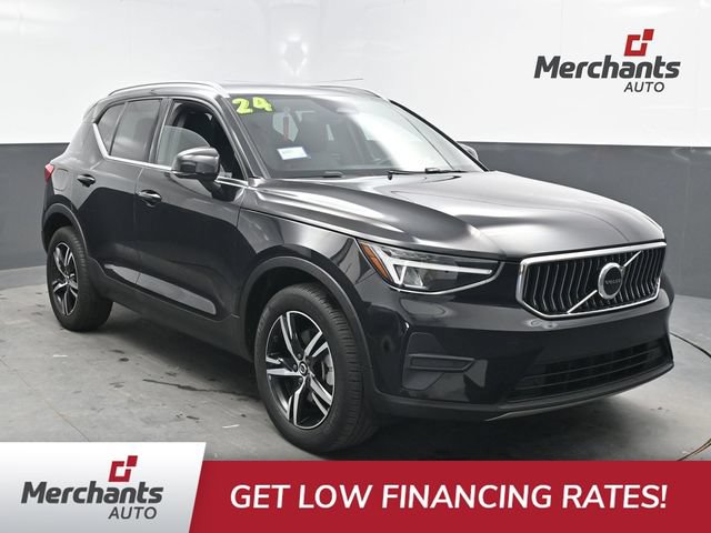 Used 2024 Volvo XC40 B5 Core AWD/4WD image 1