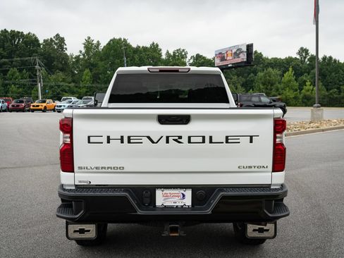 Used 2022 Chevrolet Silverado 2500 Custom w/ Custom Value Package AWD/4WD image 8