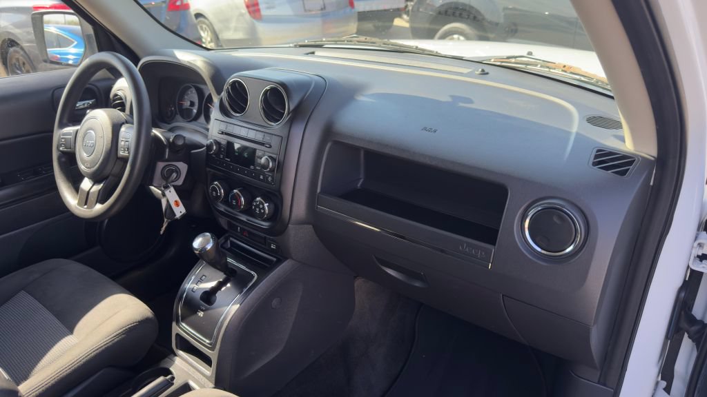 Used 2017 Jeep Patriot Sport w/ Power Value Group FWD image 18