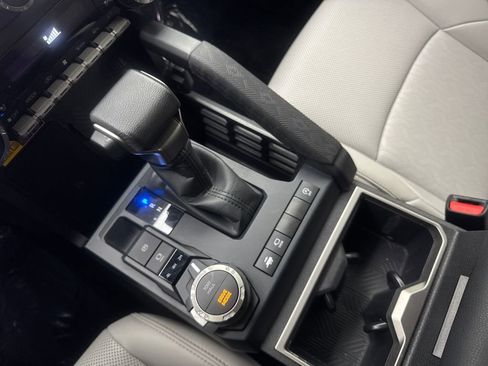 Used 2025 Toyota Tacoma Limited AWD/4WD image 67