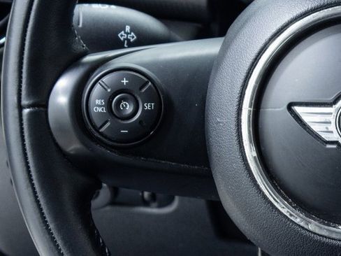 Used 2018 MINI Cooper 2-Door Hardtop image 13