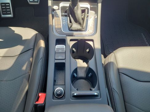 Used 2022 Volkswagen Arteon SE FWD image 15