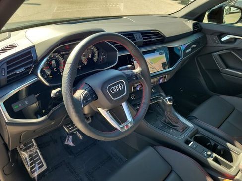 Certified 2025 Audi Q3 2.0T Premium Plus w/ Premium Plus Package image 17