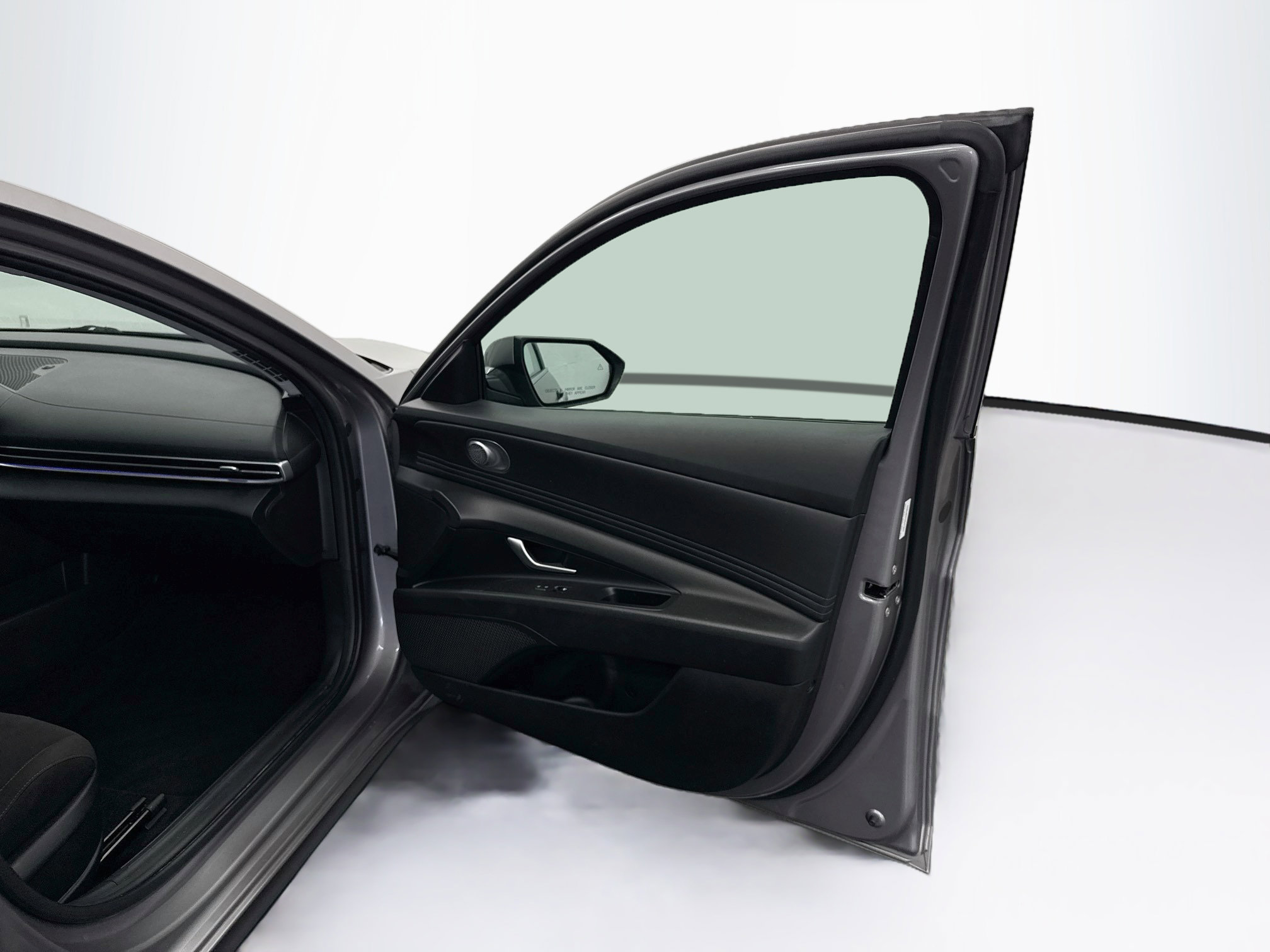Used 2025 Hyundai Elantra SEL FWD image 33