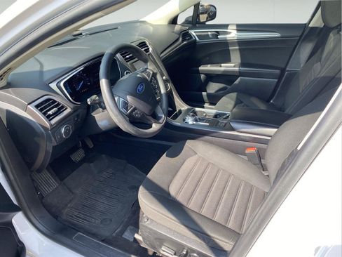 Used 2020 Ford Fusion SE FWD image 15