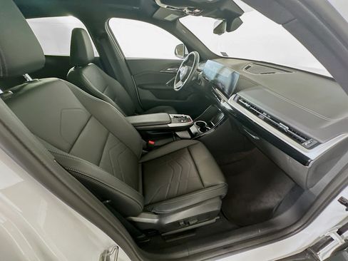 Used 2025 BMW X2 xDrive28i w/ Convenience Package AWD/4WD image 32
