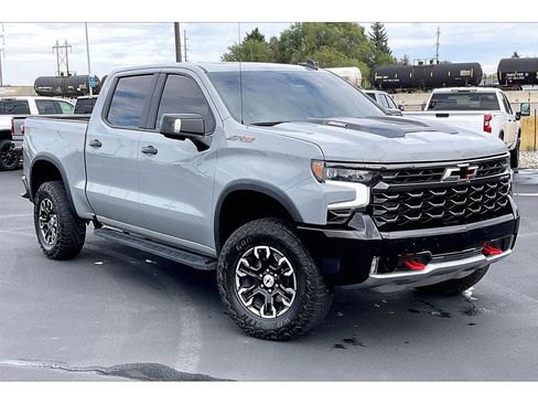 Used 2024 Chevrolet Silverado 1500 ZR2 w/ Technology Package AWD/4WD image 2