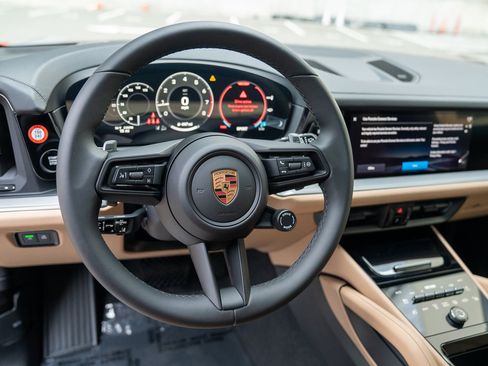 Certified 2026 Porsche Cayenne AWD/4WD image 14