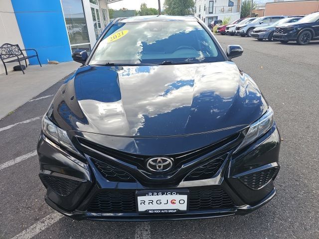 Used 2021 Toyota Camry SE AWD/4WD image 3