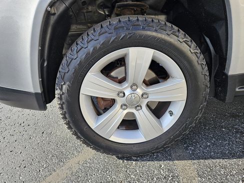 Used 2011 Jeep Compass Sport image 33