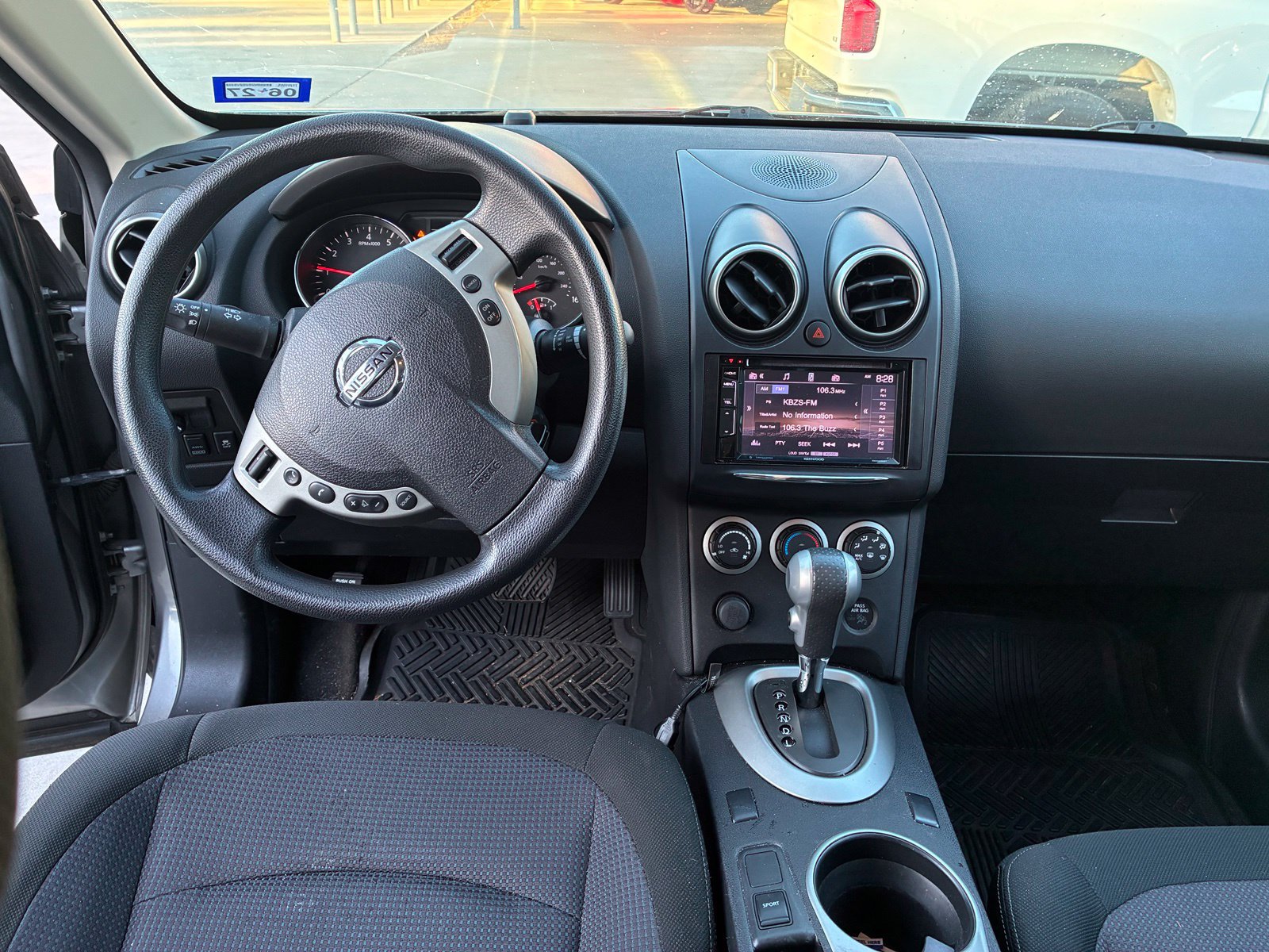 Used 2013 Nissan Rogue SV AWD/4WD image 4