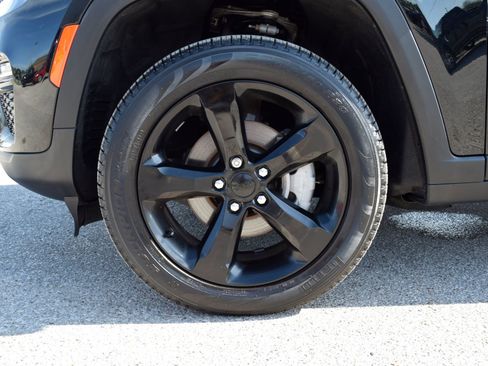 Used 2025 Jeep Grand Cherokee Limited w/ Black Appearance Package AWD/4WD image 25
