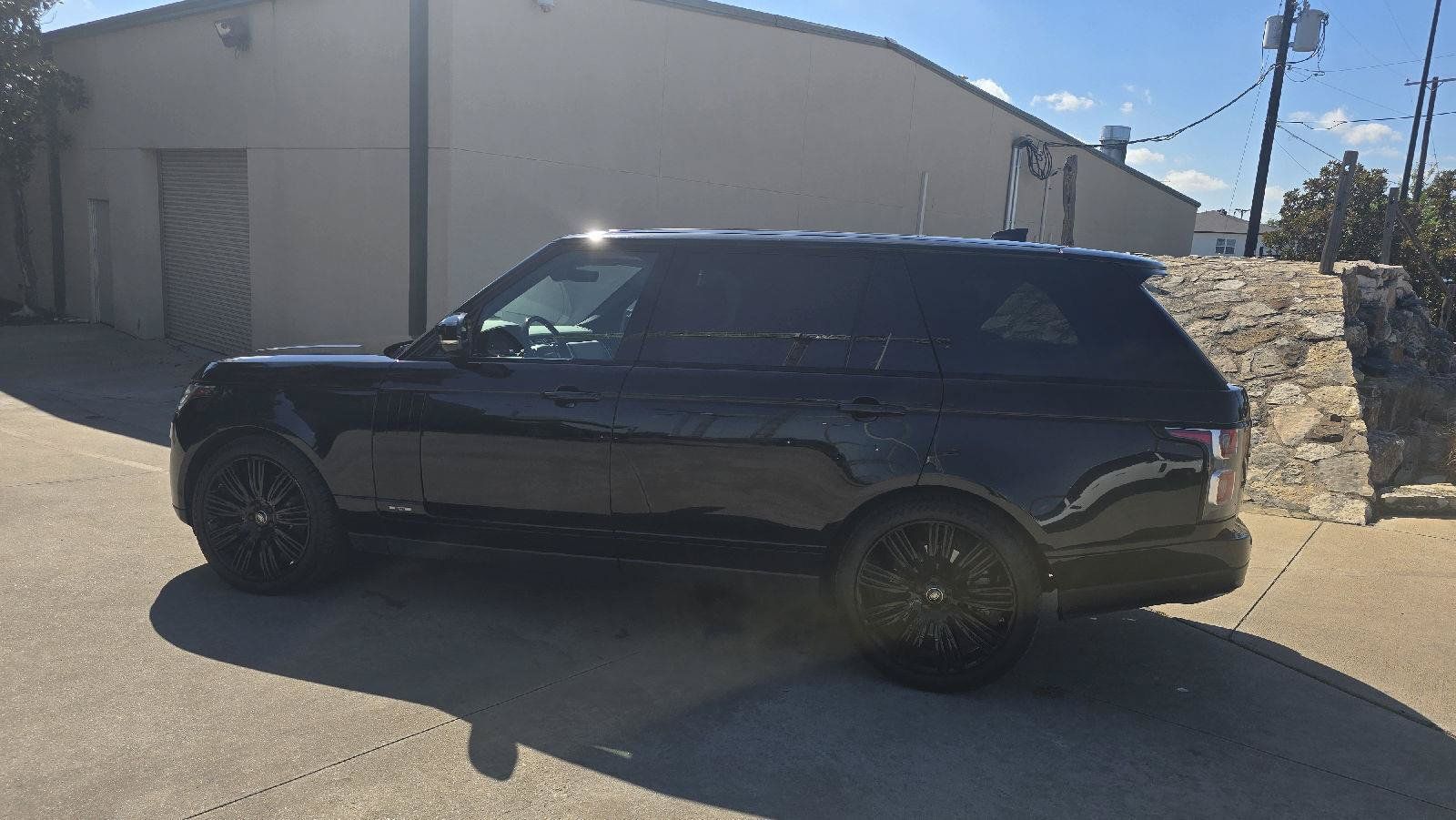 Used 2020 Land Rover Range Rover Long Wheelbase HSE AWD/4WD image 2