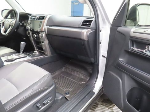 Used 2024 Toyota 4Runner SR5 Premium w/ Moonroof Package AWD/4WD image 27