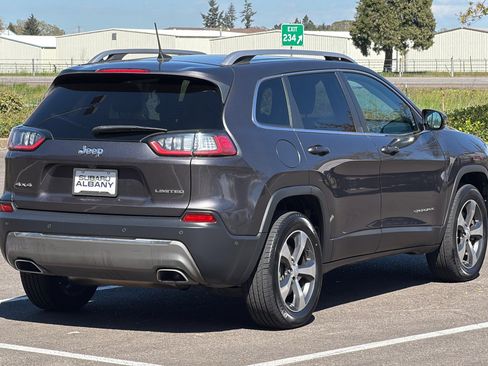 Used 2020 Jeep Cherokee Limited w/ Technology Group AWD/4WD image 4
