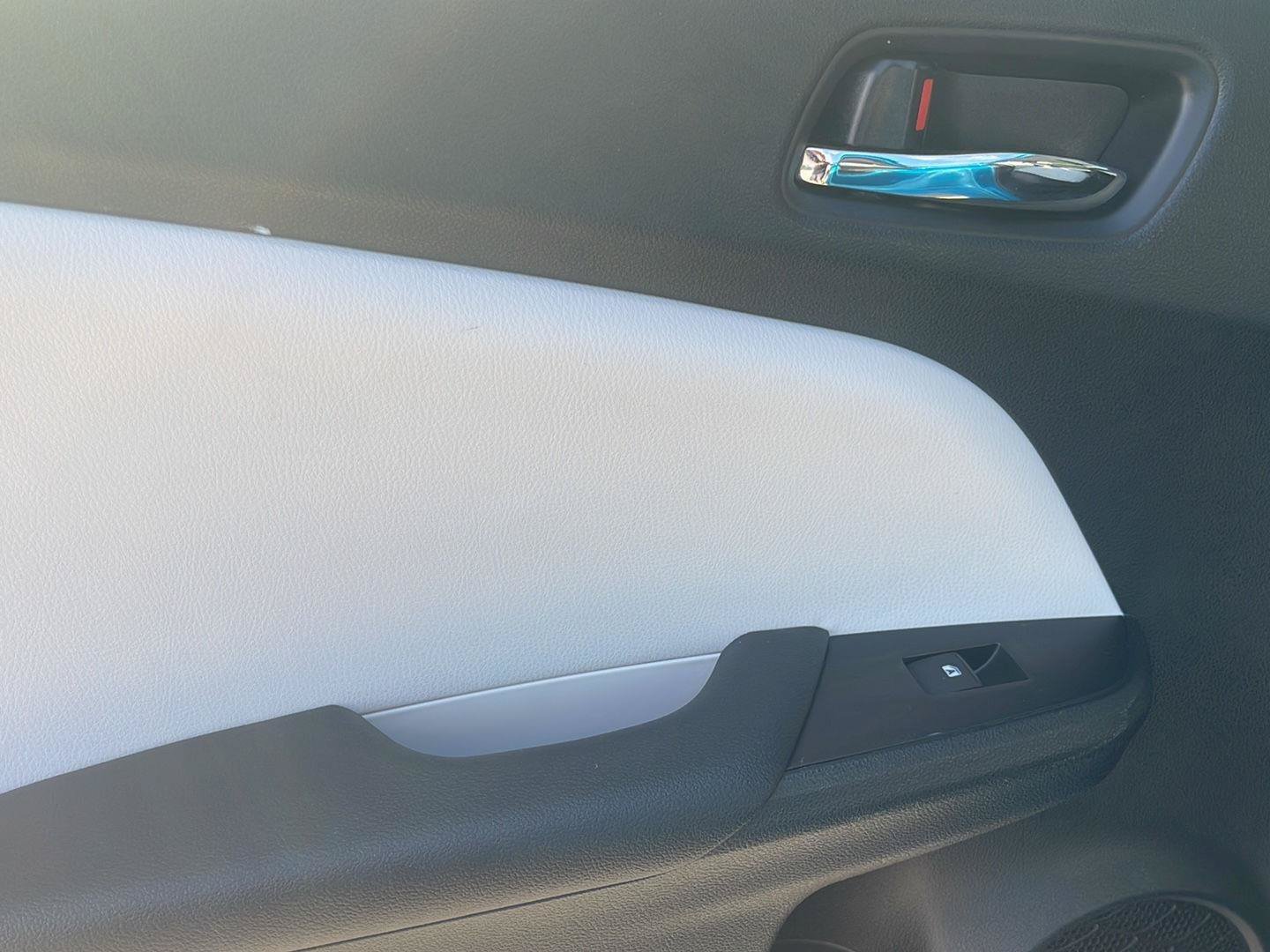 Used 2017 Toyota Prius Prime Premium FWD image 22
