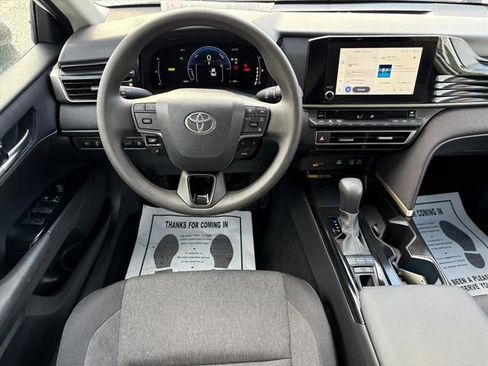 Used 2025 Toyota Camry LE image 19