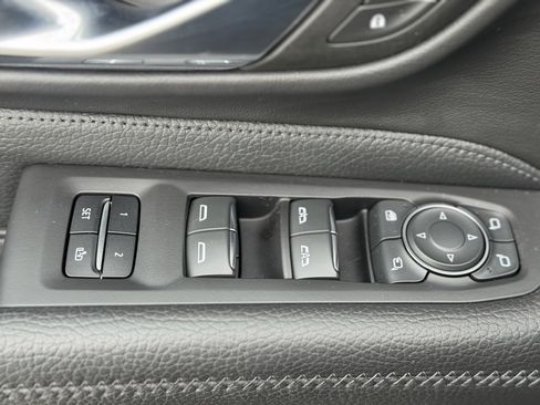 Used 2023 GMC Yukon Denali image 23