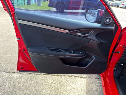 Used 2018 Honda Civic Si image 11