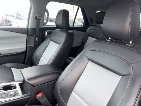 Certified 2023 Ford Explorer XLT w/ Equipment Group 202A image 21