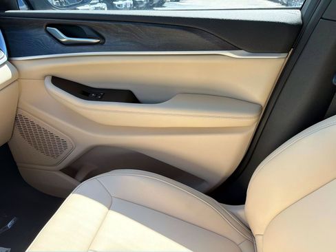 New 2026 Jeep Grand Cherokee Limited AWD/4WD image 15
