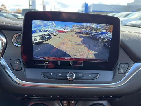 Certified 2025 Chevrolet Blazer LT w/ Convenience Package image 24