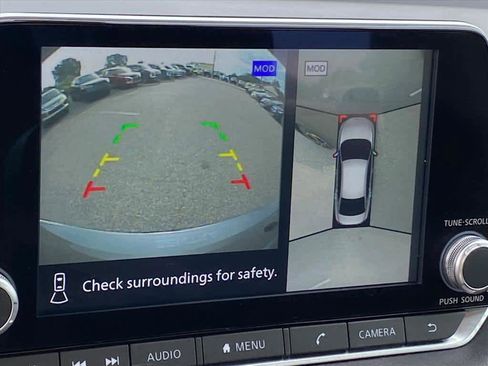 Used 2023 Nissan Sentra SR w/ SR Premium Package image 16