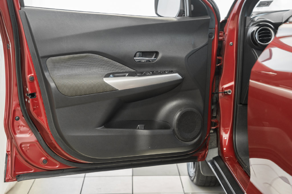 Used 2020 Nissan Kicks SV FWD image 34