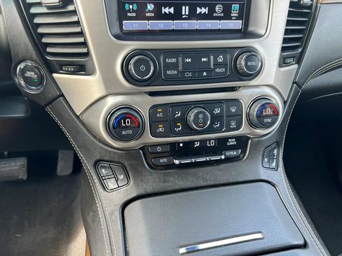 Used 2020 GMC Yukon Denali w/ Denali Premium Package AWD/4WD image 25